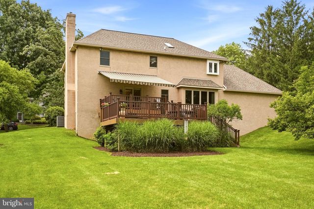 525 BEAUMONT CIR, West Chester, PA 19380