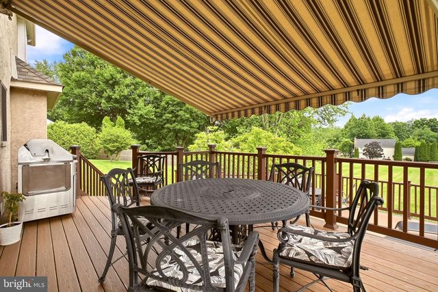 525 BEAUMONT CIR, West Chester, PA 19380
