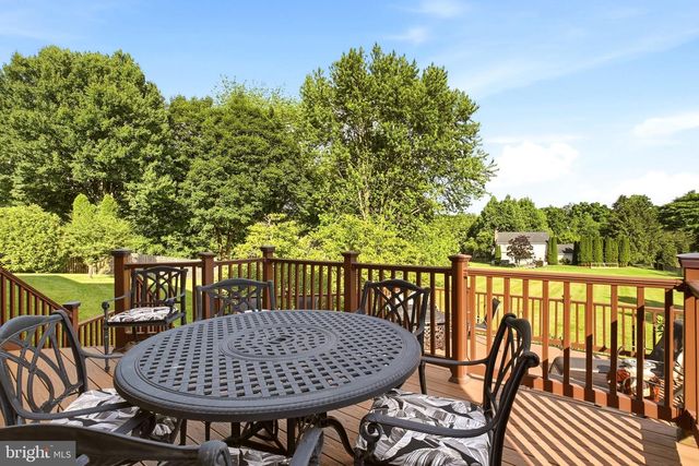 525 BEAUMONT CIR, West Chester, PA 19380