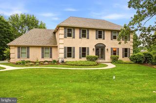 525 BEAUMONT CIR, West Chester, PA 19380