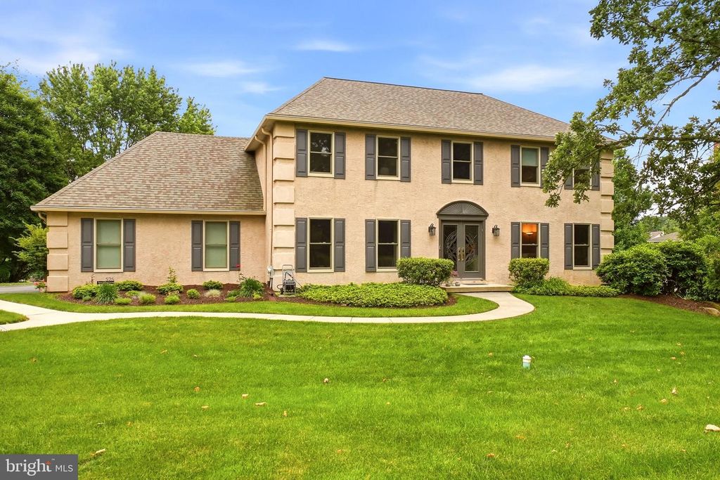 525 BEAUMONT CIR, West Chester, PA 19380