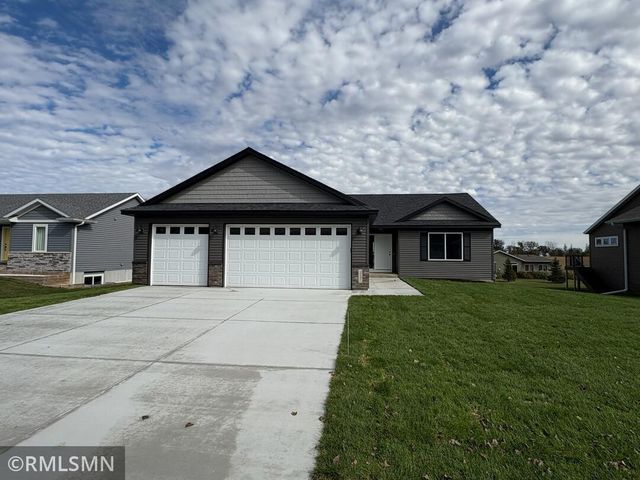 320 Falcon Run, Eagle Lake, MN 56024