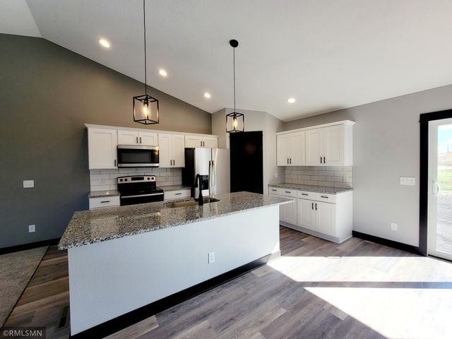 320 Falcon Run, Eagle Lake, MN 56024