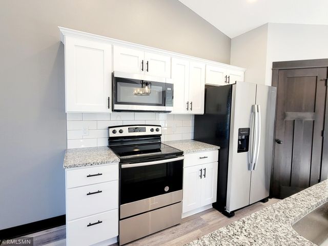 320 Falcon Run, Eagle Lake, MN 56024