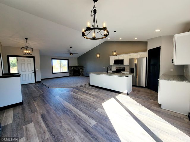 320 Falcon Run, Eagle Lake, MN 56024