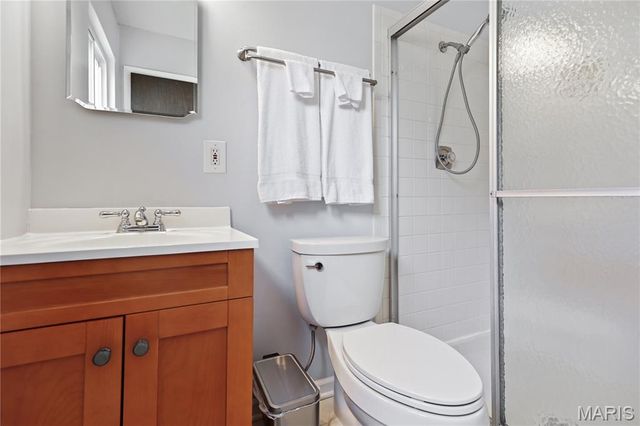 722 Watersedge Drive, Florissant, MO 63034