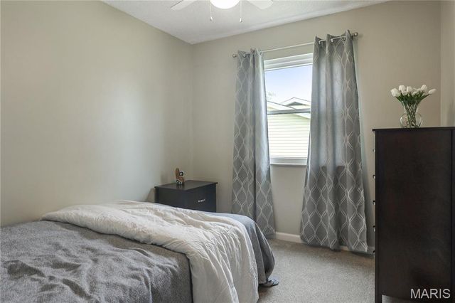 722 Watersedge Drive, Florissant, MO 63034
