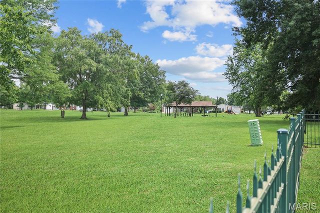 722 Watersedge Drive, Florissant, MO 63034