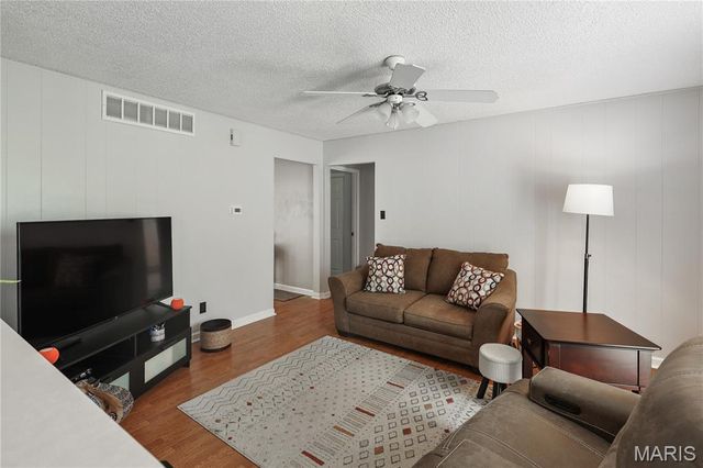722 Watersedge Drive, Florissant, MO 63034