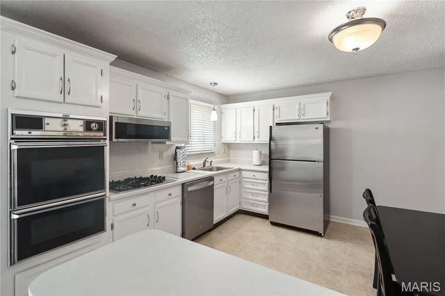 722 Watersedge Drive, Florissant, MO 63034