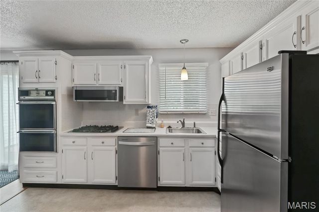 722 Watersedge Drive, Florissant, MO 63034
