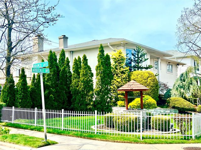 728 Arbuckle Avenue, Woodmere, NY 11598