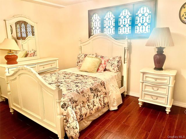 728 Arbuckle Avenue, Woodmere, NY 11598