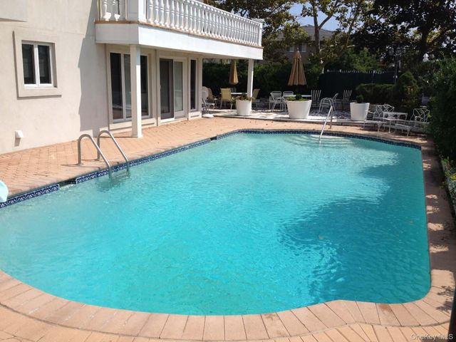 728 Arbuckle Avenue, Woodmere, NY 11598
