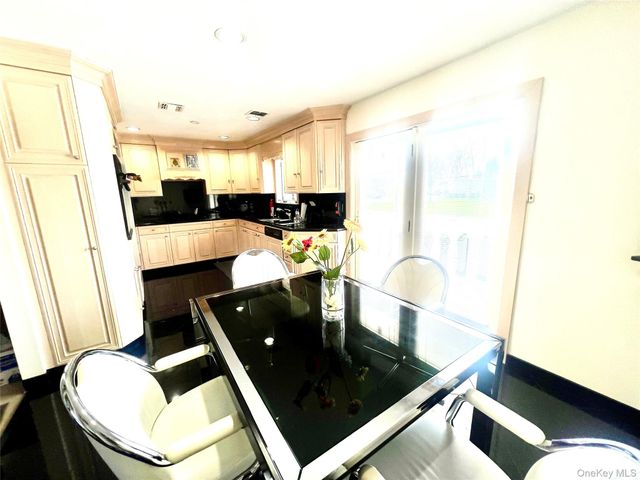 728 Arbuckle Avenue, Woodmere, NY 11598
