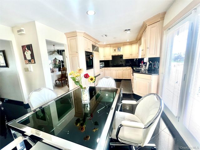 728 Arbuckle Avenue, Woodmere, NY 11598