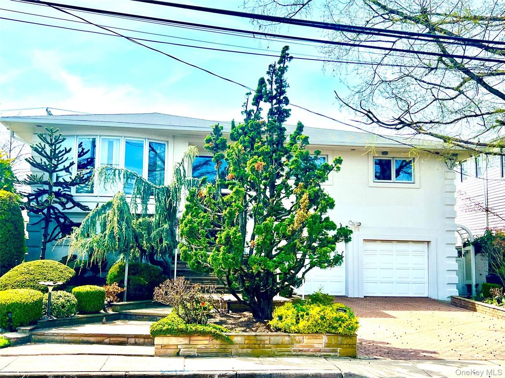728 Arbuckle Avenue, Woodmere, NY 11598