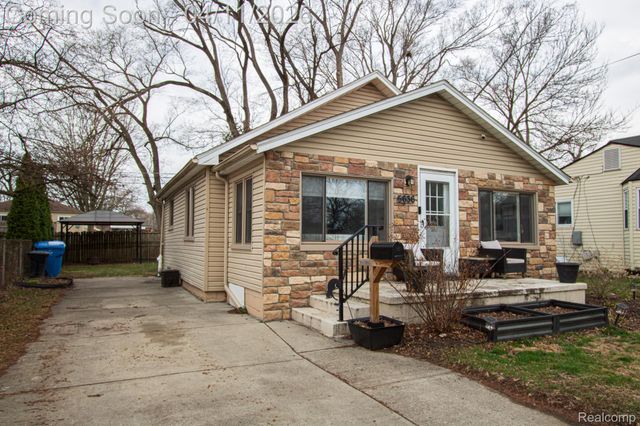 5636 Hipp Street, Dearborn Heights, MI 48125