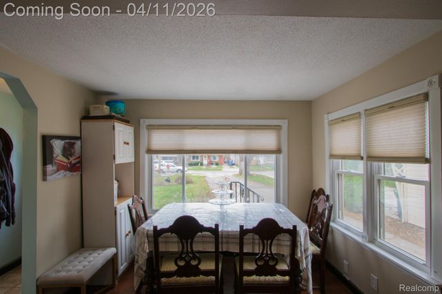 5636 Hipp Street, Dearborn Heights, MI 48125