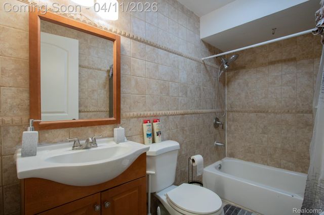 5636 Hipp Street, Dearborn Heights, MI 48125