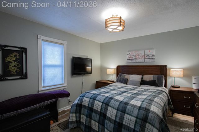 5636 Hipp Street, Dearborn Heights, MI 48125