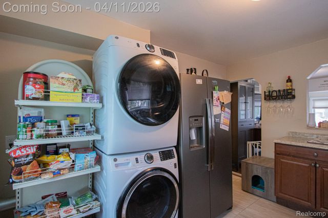 5636 Hipp Street, Dearborn Heights, MI 48125