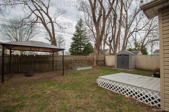 5636 Hipp Street, Dearborn Heights, MI 48125
