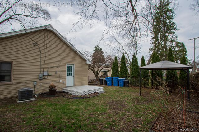 5636 Hipp Street, Dearborn Heights, MI 48125