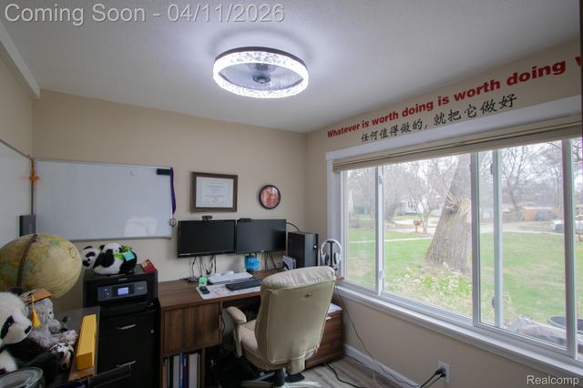 5636 Hipp Street, Dearborn Heights, MI 48125