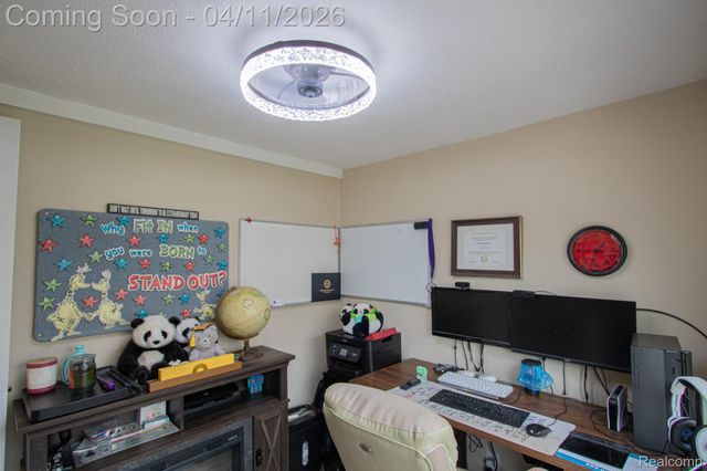 5636 Hipp Street, Dearborn Heights, MI 48125