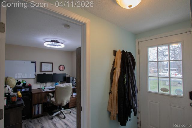 5636 Hipp Street, Dearborn Heights, MI 48125