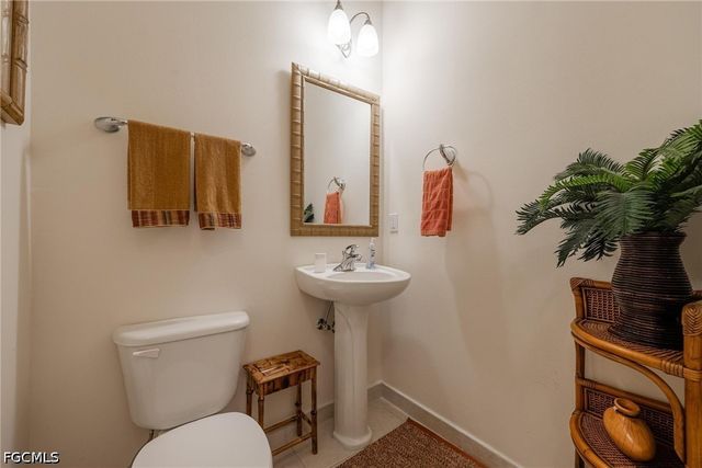 2825 Palm Beach BLVD 703, Fort Myers, FL 33916