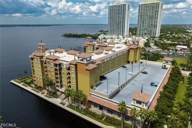 2825 Palm Beach BLVD 703, Fort Myers, FL 33916