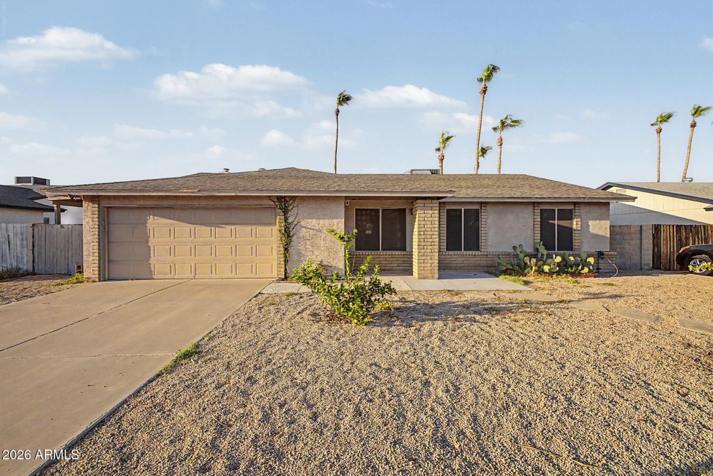 4860 E CAPISTRANO Avenue, Phoenix, AZ 85044 — exterior