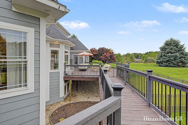 5327 Canyon River Drive Ne, Cannon Twp, MI 49301