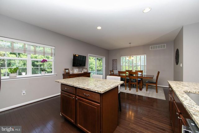 7 LANI LN, Marlton, NJ 08053