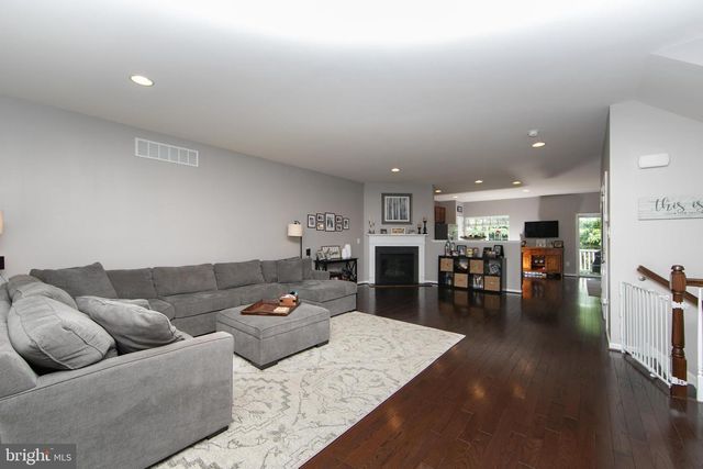 7 LANI LN, Marlton, NJ 08053