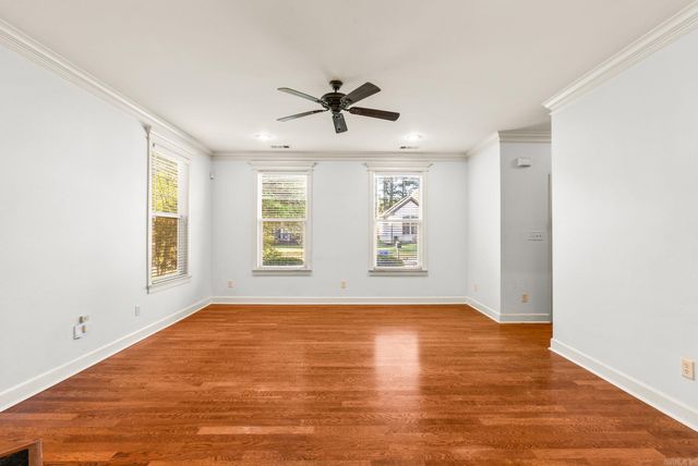 124 Nantucket Loop, Maumelle, AR 72113