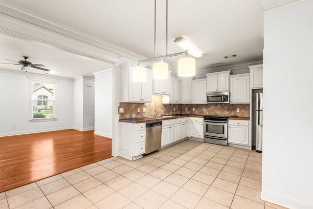 124 Nantucket Loop, Maumelle, AR 72113