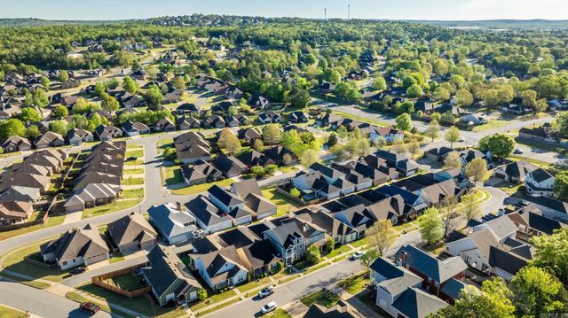 124 Nantucket Loop, Maumelle, AR 72113