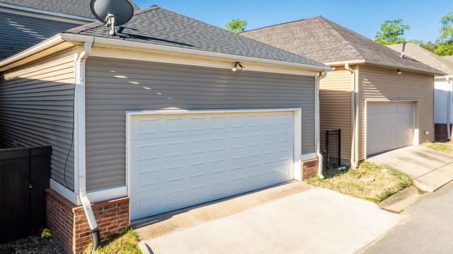 124 Nantucket Loop, Maumelle, AR 72113