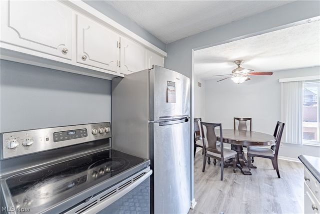 22051 River Oaks Drive B11, Rocky River, OH 44116