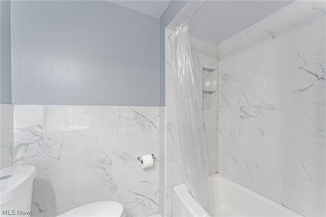 22051 River Oaks Drive B11, Rocky River, OH 44116