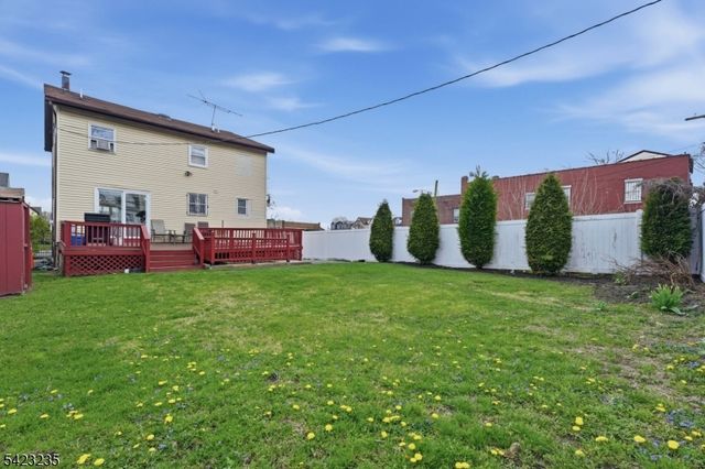 35 Bedford St, East Orange City, NJ 07018
