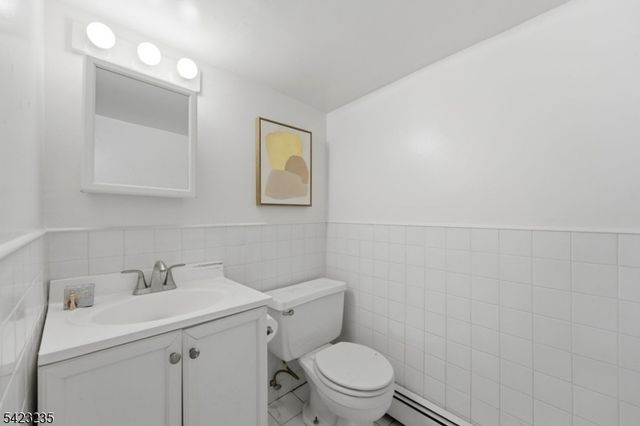 35 Bedford St, East Orange City, NJ 07018