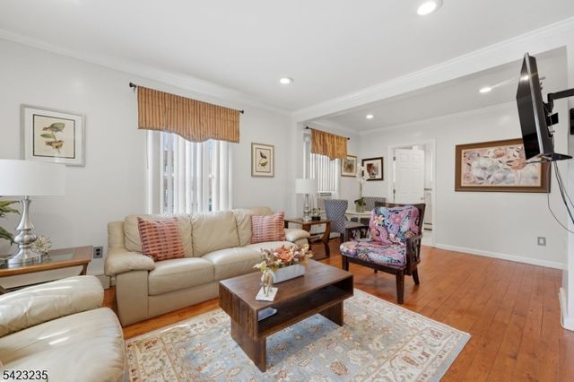 35 Bedford St, East Orange City, NJ 07018