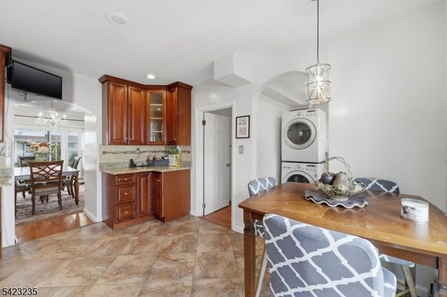 35 Bedford St, East Orange City, NJ 07018