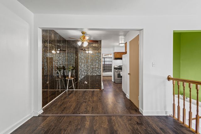44 King Arthur Court 7, Northlake, IL 60164