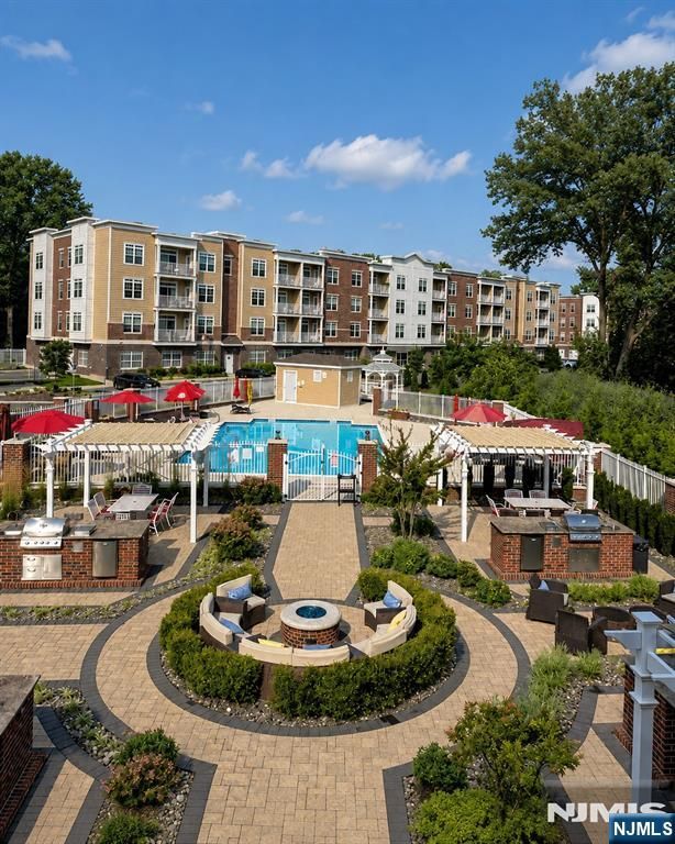 5 Soldier Hill Road 110, Paramus, NJ 07652
