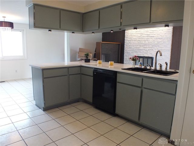 5582 Camerford Drive, Dayton, OH 45424